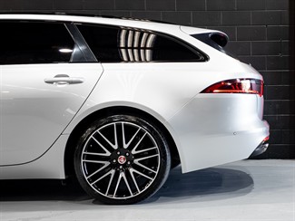 2018 Jaguar XF - Thumbnail