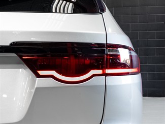 2018 Jaguar XF - Thumbnail