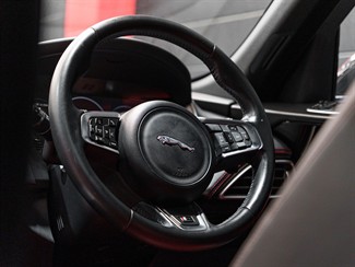2017 Jaguar F-PACE - Thumbnail