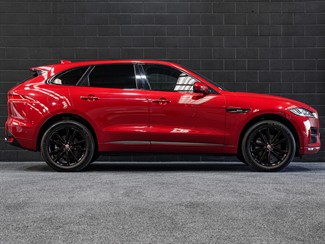 2017 Jaguar F-PACE - Thumbnail