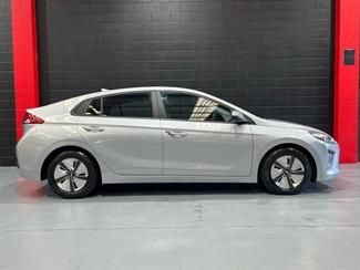 2022 hyundai Ioniq - Thumbnail