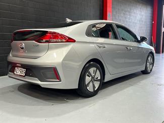 2022 hyundai Ioniq - Thumbnail