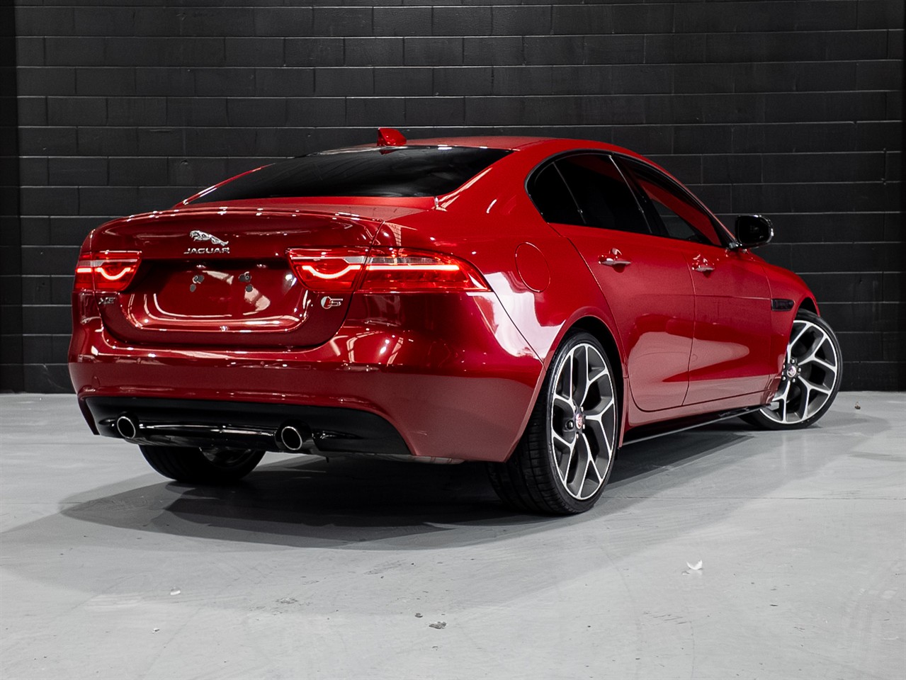 2016 Jaguar XE