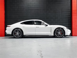 2021 Porsche Taycan - Thumbnail