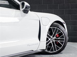 2021 Porsche Taycan - Thumbnail