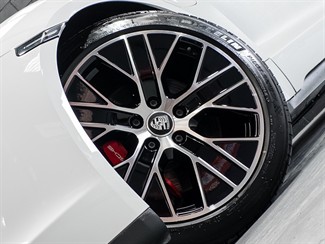 2021 Porsche Taycan - Thumbnail