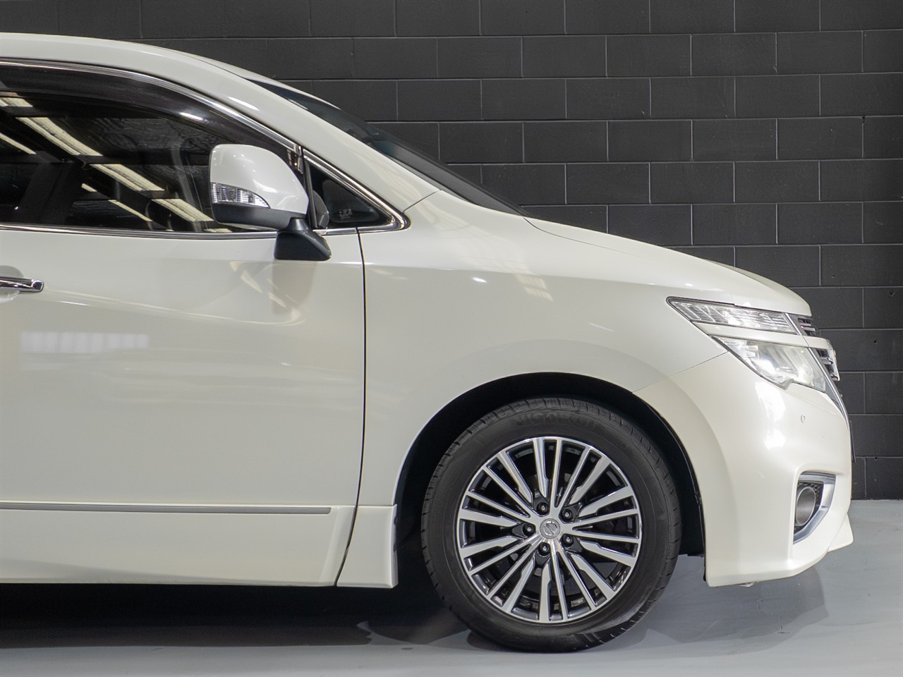 2014 Nissan Elgrand