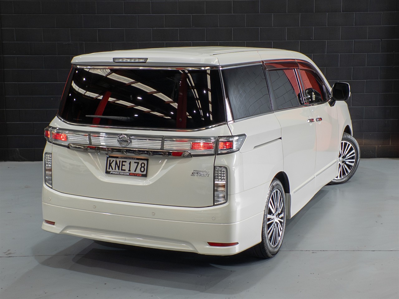 2014 Nissan Elgrand