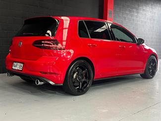2017 Volkswagen GOLF - Thumbnail