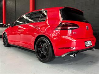 2017 Volkswagen GOLF - Thumbnail