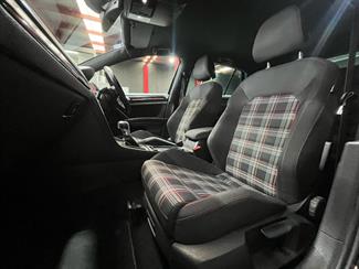 2015 Volkswagen GOLF - Thumbnail