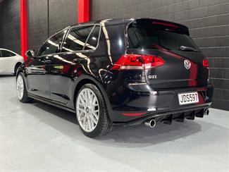 2015 Volkswagen GOLF - Thumbnail
