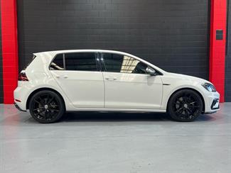 2018 Volkswagen GOLF - Thumbnail